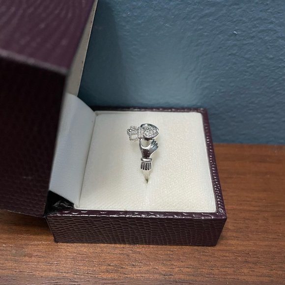 Claddagh Diamond Ring 14K